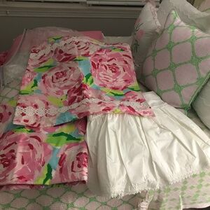 Twin duvet, standard sham and twin dust ruffle